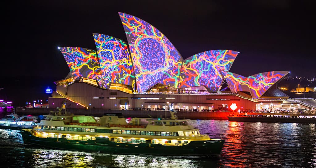 Lighting-of-the-Sails__credit_Daniel-Boud_012-pichi