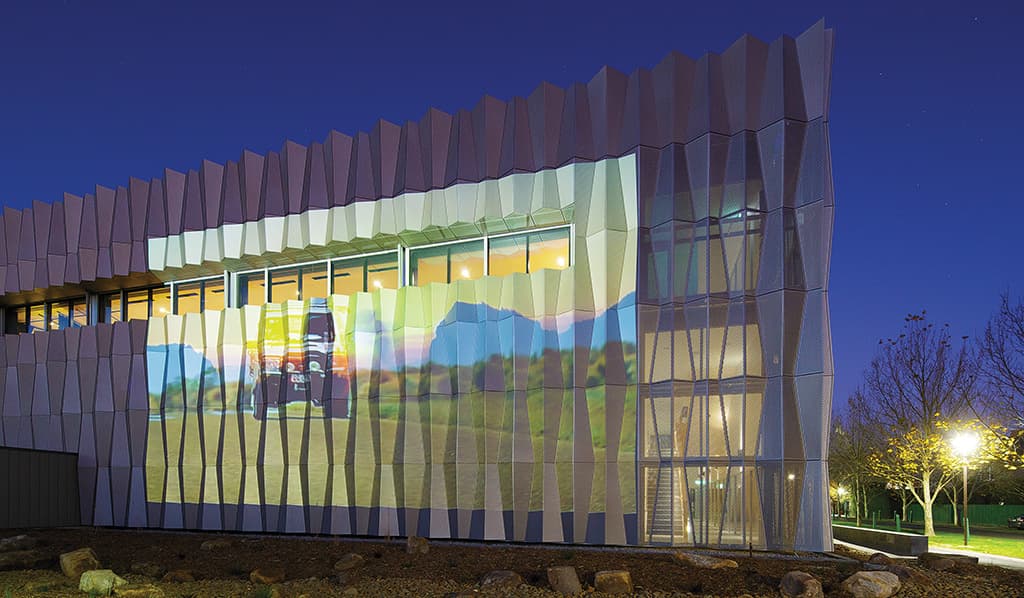 EXTERIOR-PROJECTION-pichi