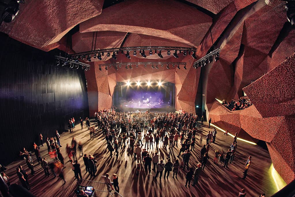 Concerts-Hall.-Rock-concert.-Empty-floor.-Jordanki-53-pichi