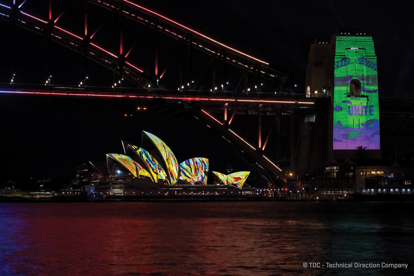 Pylons-Opera-House-pichi