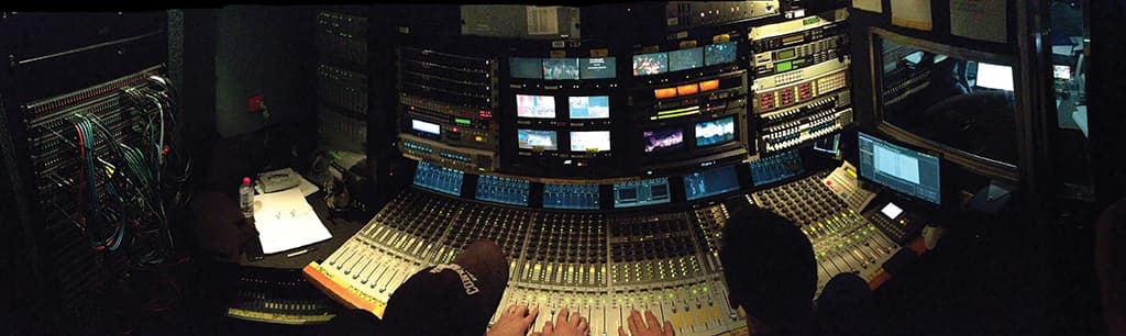 Glyn-Jones-Picture-2-Larger-Inside-ABC-OB-Van-pichi
