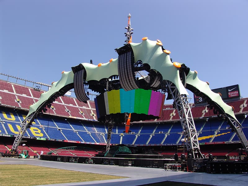 2009_U2_stage-pichi