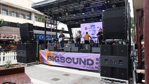 P1011330 - JBL stage