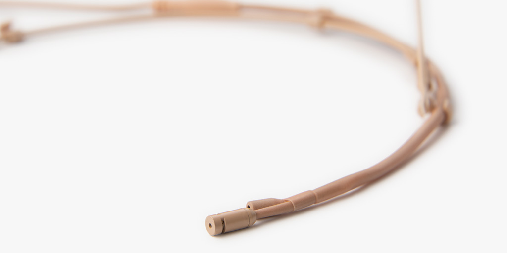 CX2-8D-headset-1200_BG